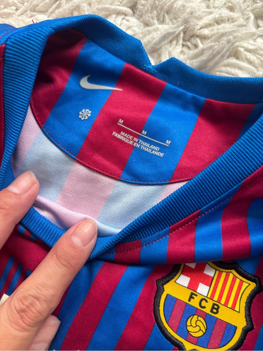 Nike Kids FC Barcelona Blue & Maroon Jersey and Shorts Set - Picture 3 of 5